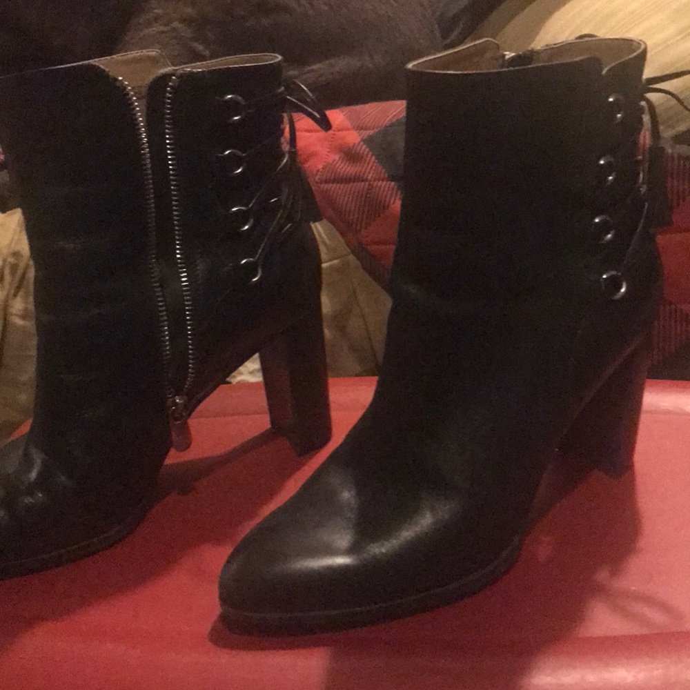 Shoes - Picture 1 of 7